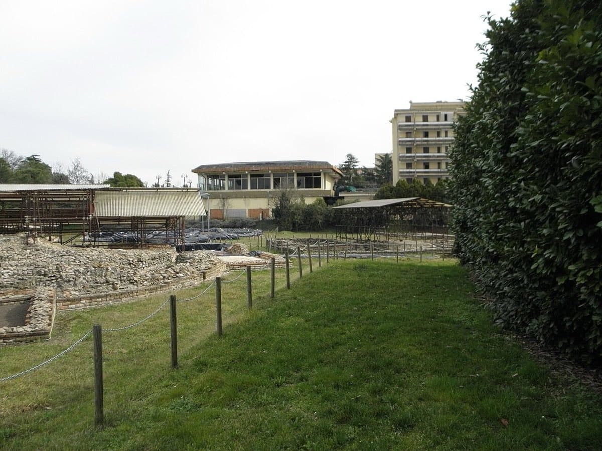 Il teatro romano di viale Stazione